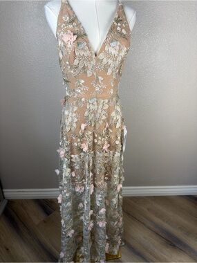 dress the population sandra floral appliqu dress Sandra Floral Gown  Dress the Population